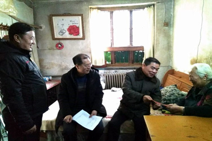 【“四进万家系列运动”】集团向导走访慰问组开展“进万家门、访万家情、解万家难、暖万家心”运动